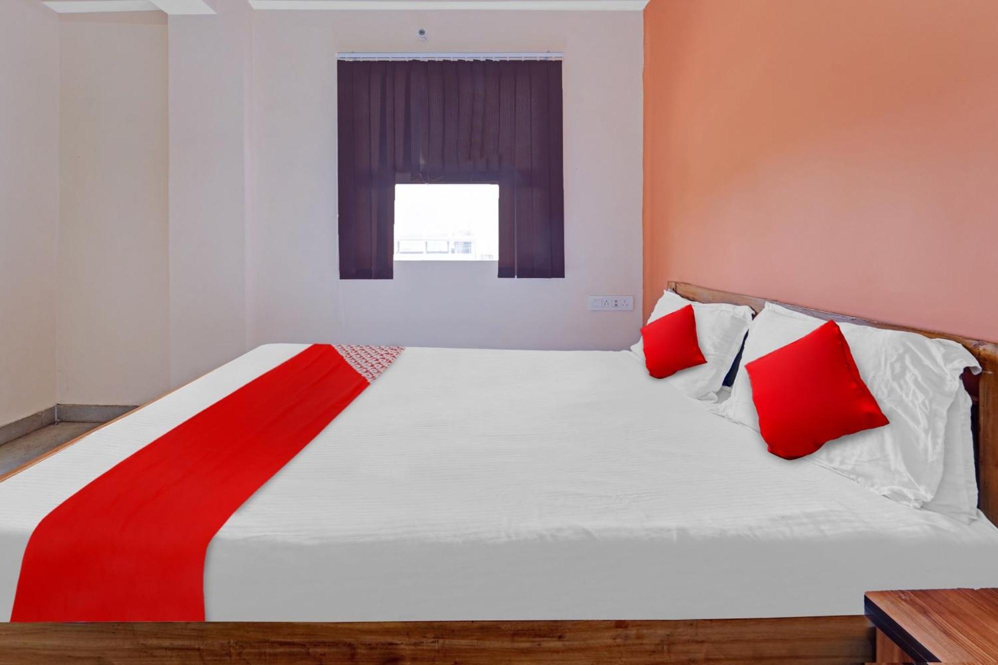 Hotel O Grand Paradise Inn & Banquet Hall Patna  Extérieur photo